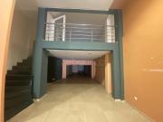 Beau local commercial en location à Racine Extension....