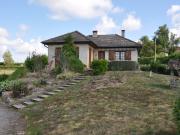 Beau pavillon sur sous sol, 3 chambres et terrain arboré...