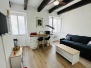 Beau studio meublé et rénové au coeur du Vieux Port Emplace