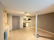 Beau studio rénové à NEUF de 23m2 à louer place du Peuple