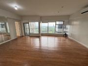 Beaufort BGC Luxury 3BR with Balcony and Golf Course...