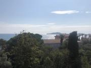 Beaulieu sur mer, studio vue mer, balcon en centre ville