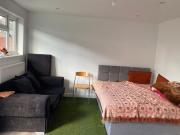 Beaumont Road, Slough SL2, bungalow to rent 70159084 |...
