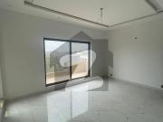 Beautiful 10 Marla 8 Bed Full House with Basement in...