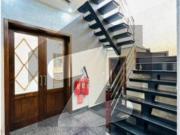 Beautiful 10 Marla Lavish House with 5 Bedrooms for Sale...