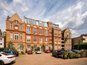 Beautiful 1/2 bed loft apartment by Burgees park