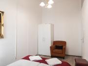 Beautiful 1BR apartment. Ideal for long stays with pets,...