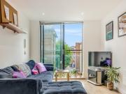 Beautiful 2 bedroom, 2 bathroom modern flat in E1