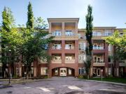 Beautiful 2 Bedroom & 2 Baths with Den Condo