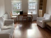 Beautiful 2 bedroom top floor flat polwarth