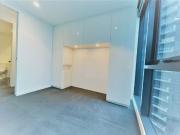 Beautiful 2 Bedroom Unit in the heart of Southbank!