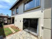 beautiful 3 bedroom, 2 bathroom dupl. beautiful 3 bedroom, 2 bathroom dupl.