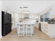 BEAUTIFUL 3 BEDROOM 2 BATHROOM HOME IN GREAT LOCATION