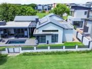 beautiful 3 bedroom home on greenbelt