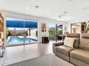 BEAUTIFUL 4 BEDROOM FAMILY HOME WITH SWIMMING POOL