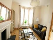 Beautiful 4 bedroom flat with private garden