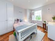 Beautiful 4 bedroom property perfect for professional...