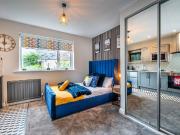 Beautiful 5 Bed, 3 Studio 2 ensuite room HMO Studio 2