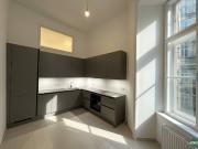 Beautiful 5 room apartment with two balconies in typical...