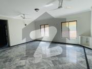 Beautiful 8 Bed House With Swimming Pool Maintained...