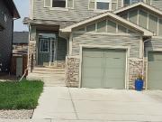 Beautiful airconditioned 3 bedroom with 2.5 bathroom...