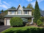 Beautiful and Cozy 3 Bedroom Detached Home backing onto...