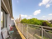 Beautiful and spacious apartment in the heart of Aachen,...