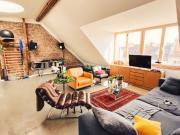 Beautiful and spacious rooftop penthouse in vibrant...