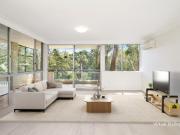 Beautiful and tranquil corner apartment with wraparound...