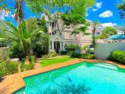 Beautiful apartment In Hyde Park Sandton