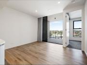 Beautiful Apartment in Stones Corner with Storage!