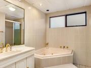 Beautiful boutique apartment on Cliff Road Fully furnished