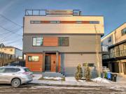 Beautiful BRAND new Townhome Private rooftop Patio!