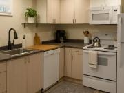 Beautiful & Bright 2 Bedroom + Den Lower Residence in...