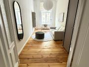 Beautiful, bright apartment in prime Kollwitzstrasse...