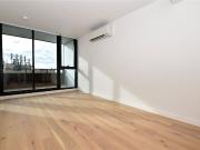 BEAUTIFUL BRIGHT BOTANIC APARTMENT!