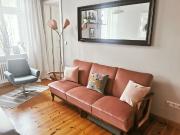Beautiful & Bright One Bedroom Apartment located in... Beautiful & Bright One Bedroom Apartment located in...