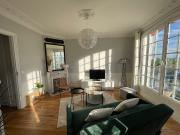 Beautiful charming 3 rooms apartment of 61m² with Seine...
