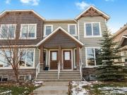 Beautiful & Charming Aspen Woods 2 bd 3.5 bath Townhome