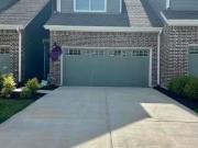 Beautiful clean townhome 615 Emily Ln