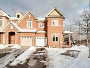 Beautiful Corner Unit In Prestigious Thornhill Woods 9ft...