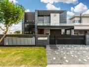 Beautiful Designed 1 Kanal Modern House For Sale In DHA...
