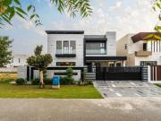 Beautiful Designed 1 Kanal Modern House For Sale In DHA...