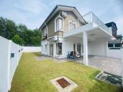 BEAUTIFUL Double Storey Semi D Taman Desiran Bayu Puchong