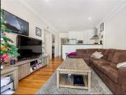 Beautiful Duplex on Burleigh Hill