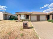 Beautiful duplex waiting for you!