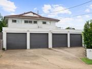 BEAUTIFUL EXECUTIVE LIVING IN THE HEART OF TARRAGINDI