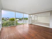 BEAUTIFUL FAMILY HOME IN THE HEART OF HAMILTON WITH...