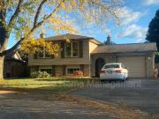 Beautiful Family Home on a Quiet Court in St. Catharines!