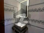 Beautiful flat for rent available with gas paragon city